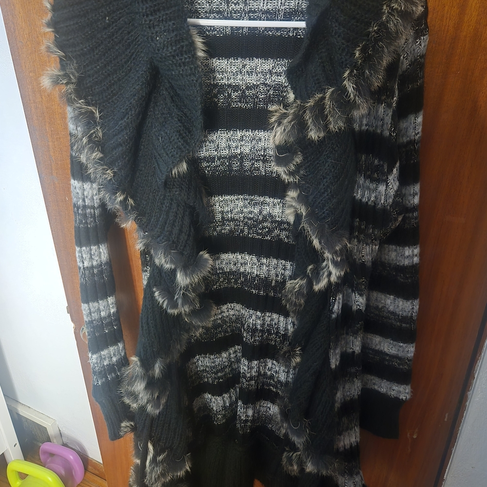 Elegant Black and Gray Striped Cardigan with Faux Fur Trim